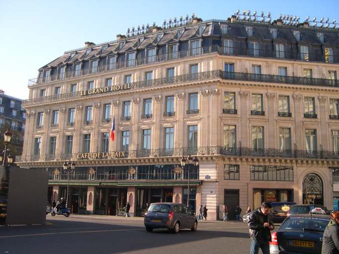  Le grand Hôtel, Café de la Paix (place de l'Opéra)